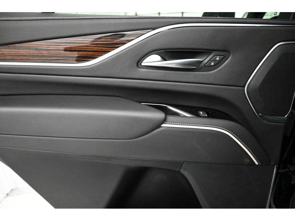 Used 2021 Cadillac Escalade Premium Luxury AWD/4WD image 23