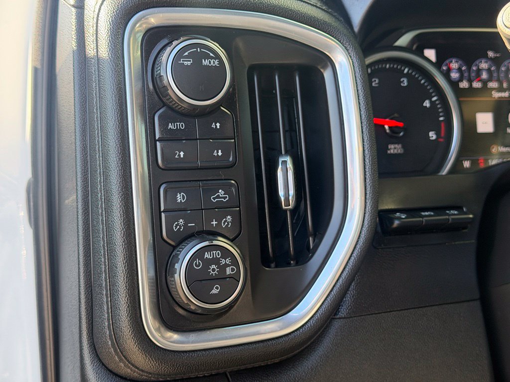 Used 2020 Chevrolet Silverado 3500 High Country w/ Technology Package AWD/4WD image 23
