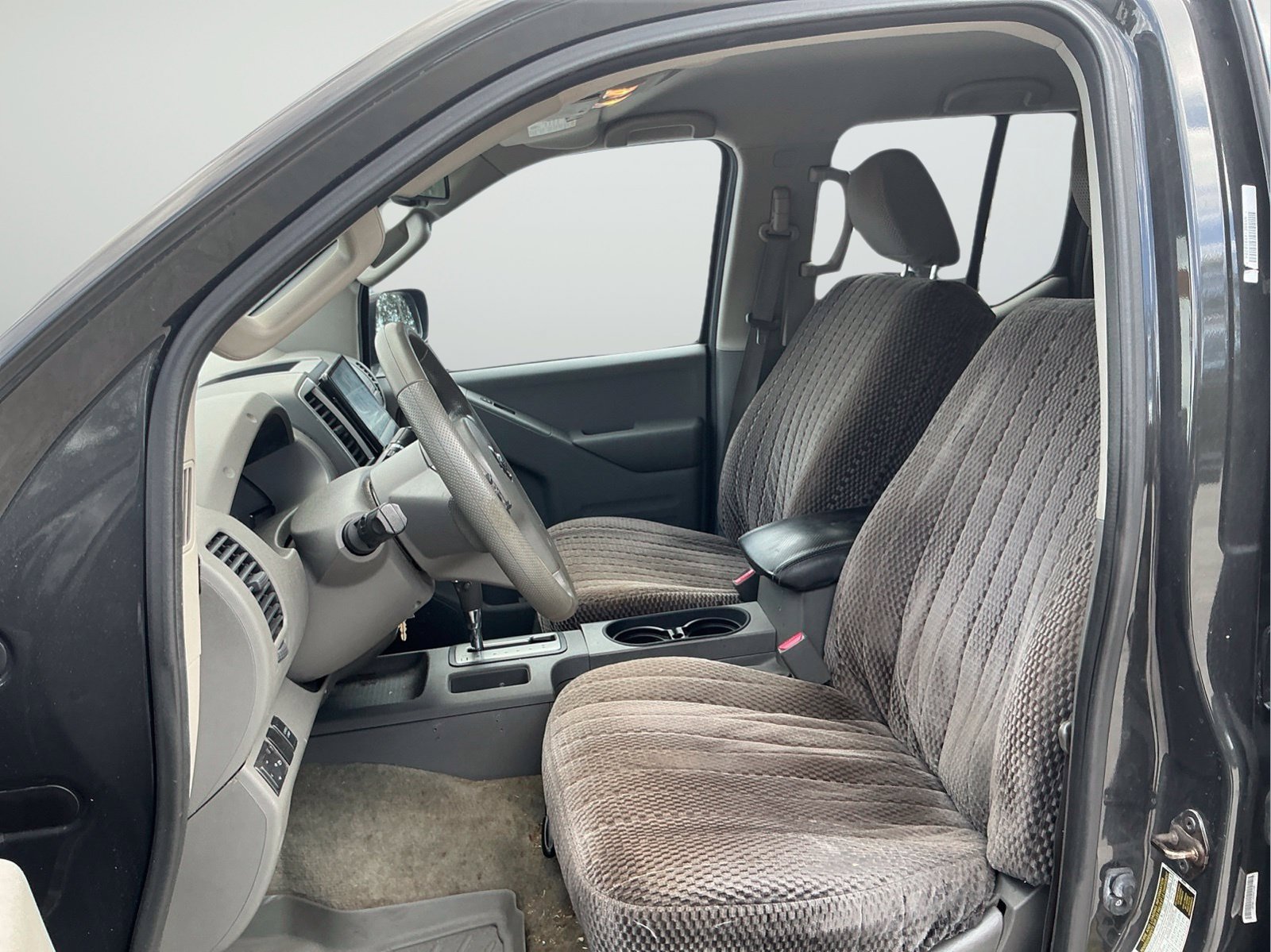 Used 2015 Nissan Frontier SV w/ SV Value Truck Package RWD image 12