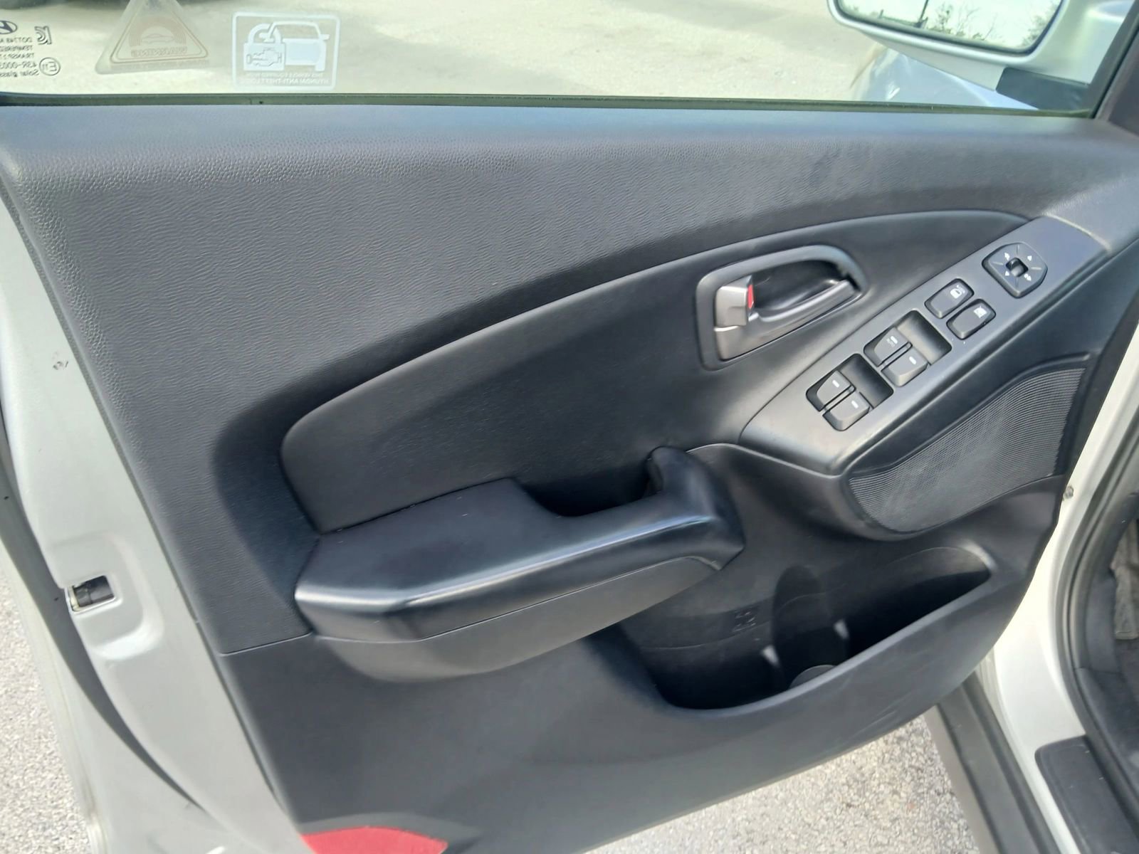 Used 2015 Hyundai Tucson SE image 11