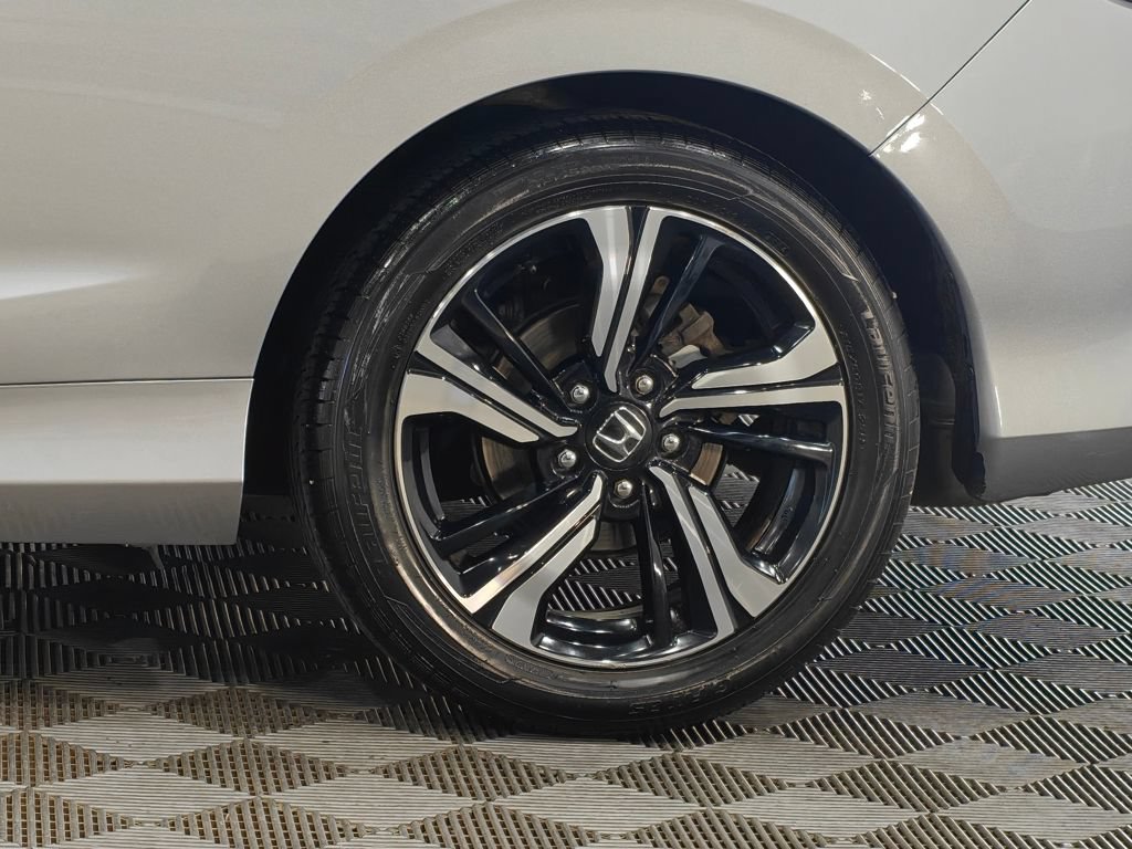Used 2016 Honda Civic Touring image 48
