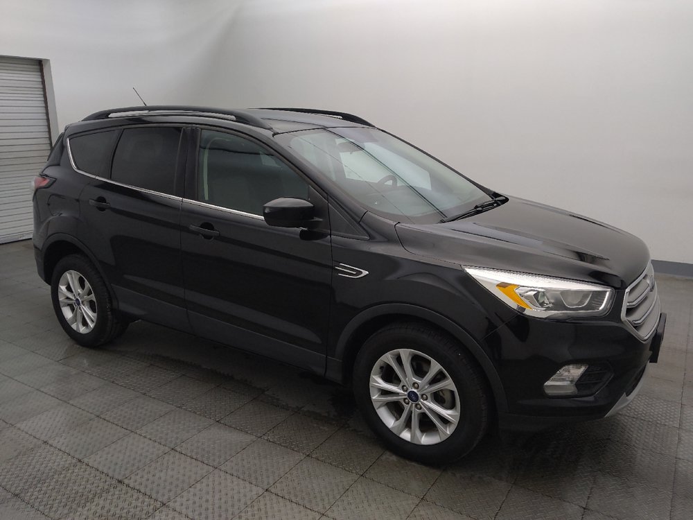 Used 2017 Ford Escape SE w/ Equipment Group 201A FWD image 11