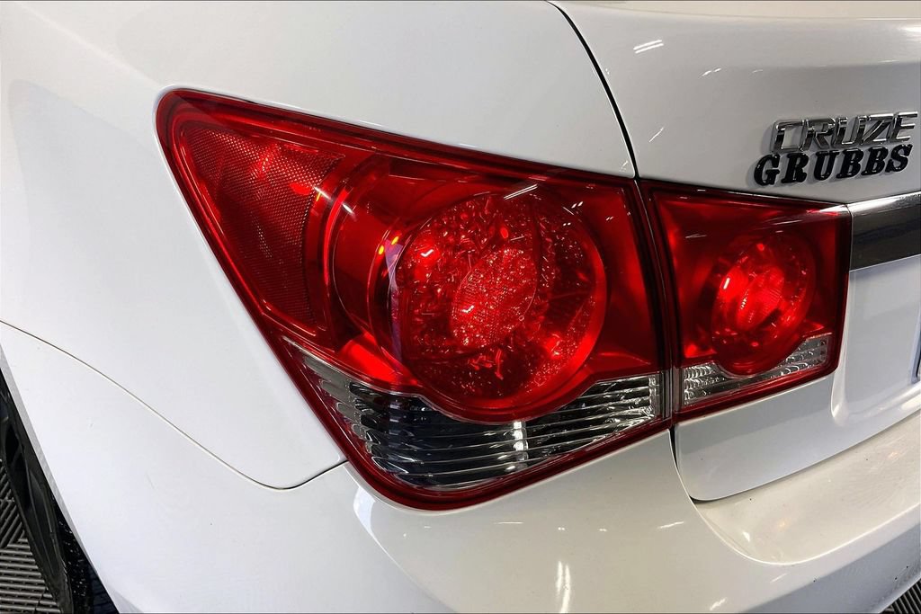 Used 2011 Chevrolet Cruze LTZ FWD image 39