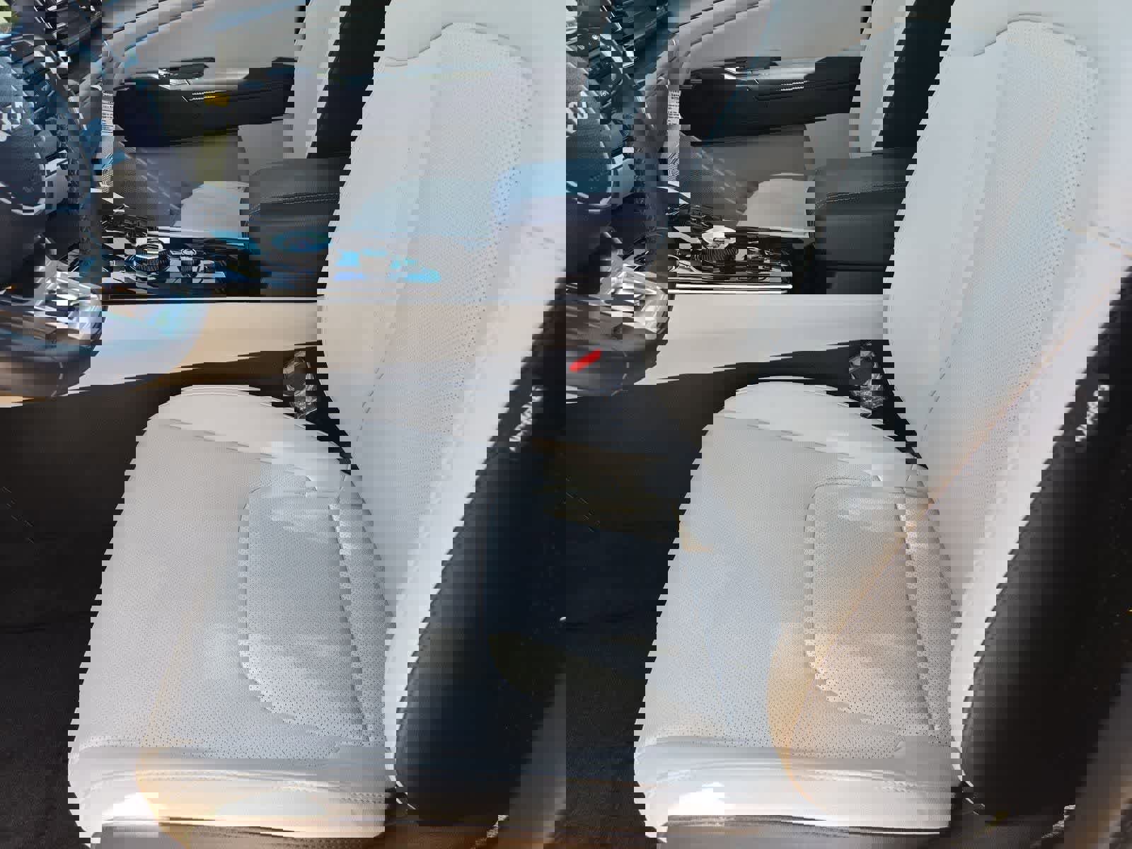 Used 2025 Kia Sportage EX image 14