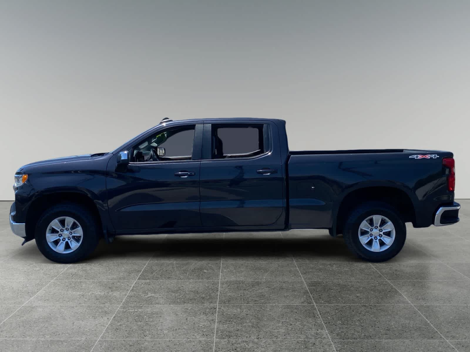 Used 2023 Chevrolet Silverado 1500 LT w/ Protection Package AWD/4WD image 2