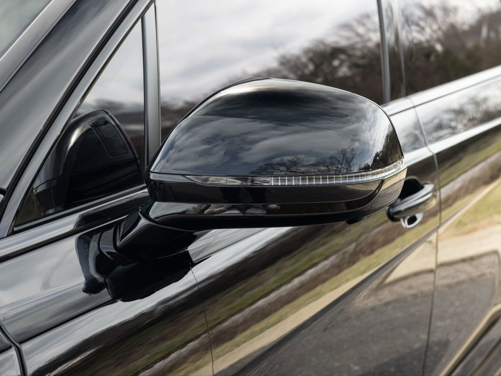 Certified 2025 Bentley Bentayga image 22