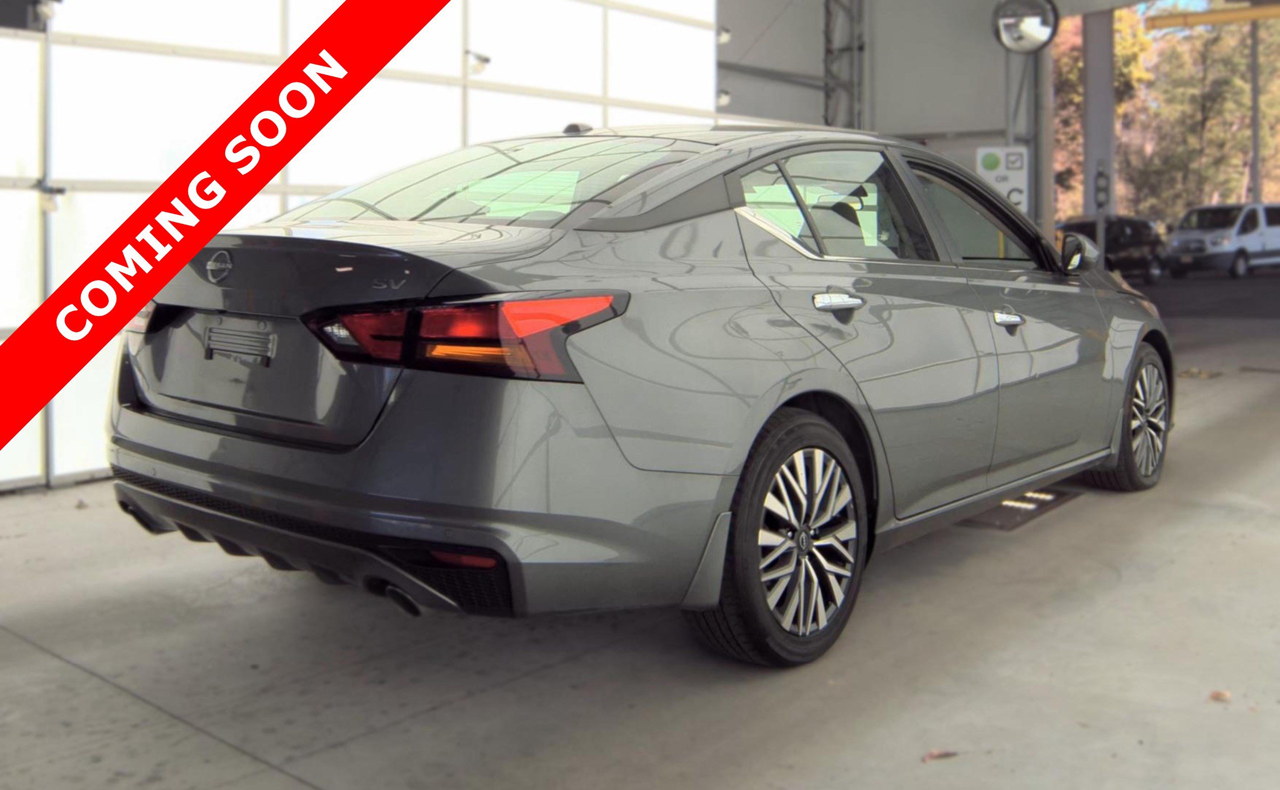 Used 2024 Nissan Altima 2.5 SV w/ SV Premium Package FWD image 4