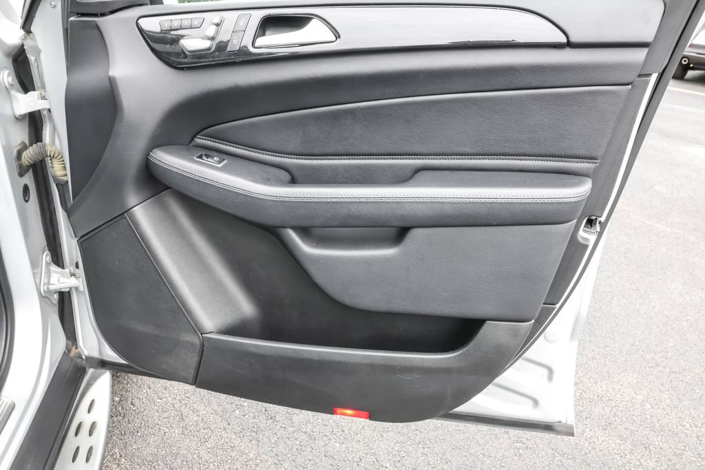 Used 2017 Mercedes-Benz GLS 450 4MATIC image 41