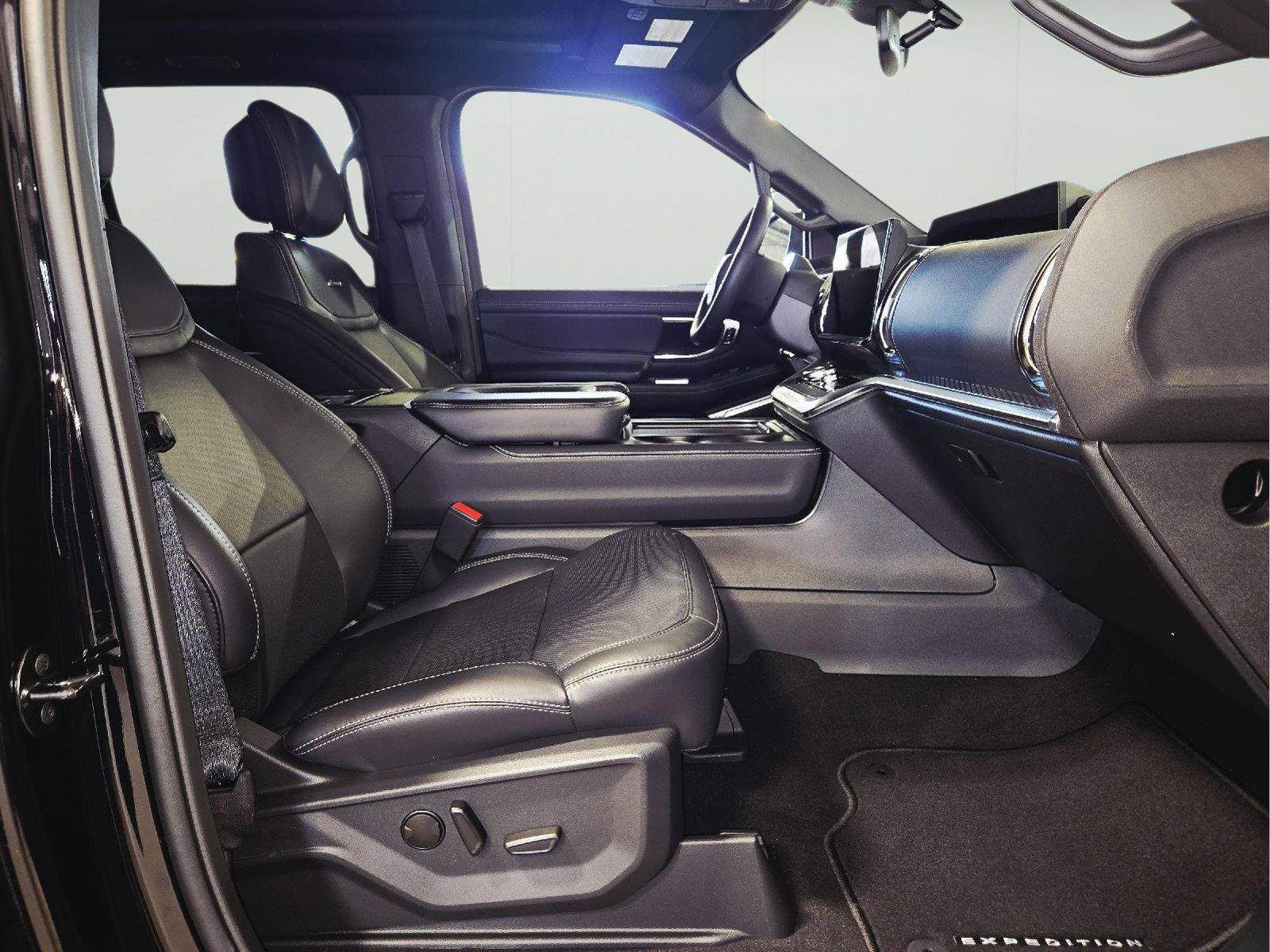 New 2026 Ford Expedition Max Platinum w/ Stealth Performance Package AWD/4WD image 59