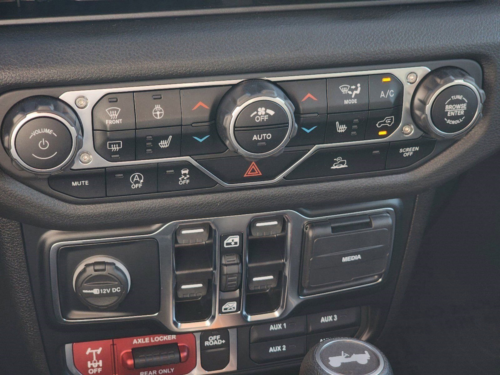 Used 2024 Jeep Wrangler Unlimited Sport image 11