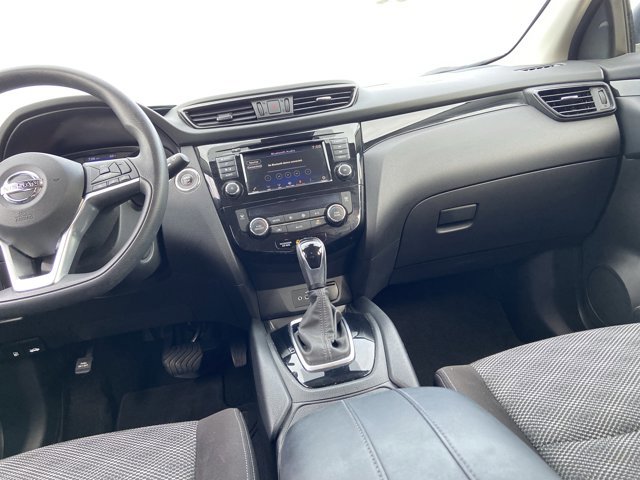 Used 2020 Nissan Rogue Sport SV image 15