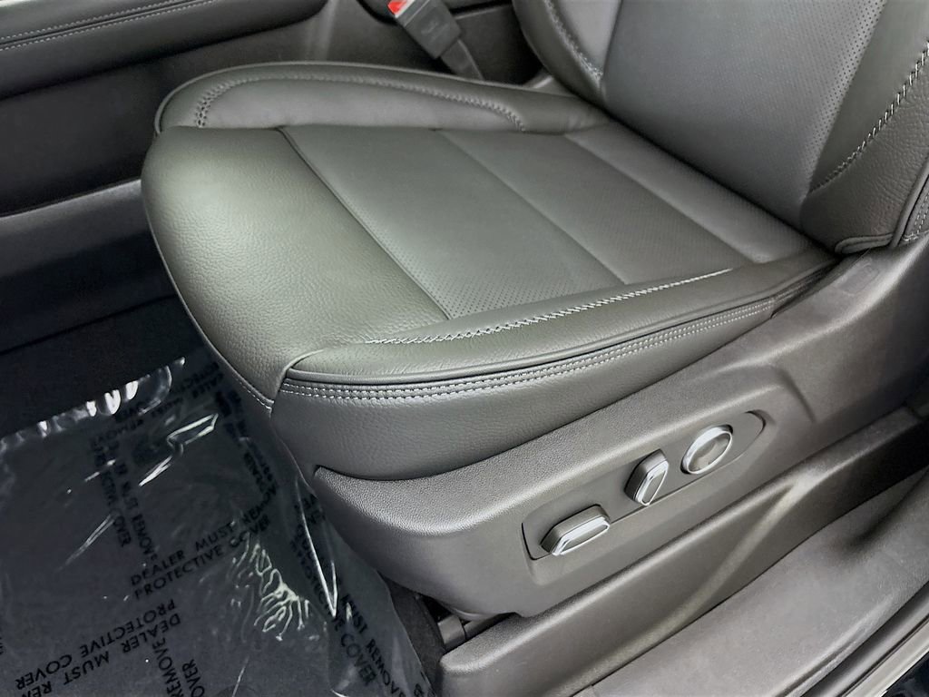 New 2026 GMC Yukon Denali w/ Sun & Power Step Package image 19