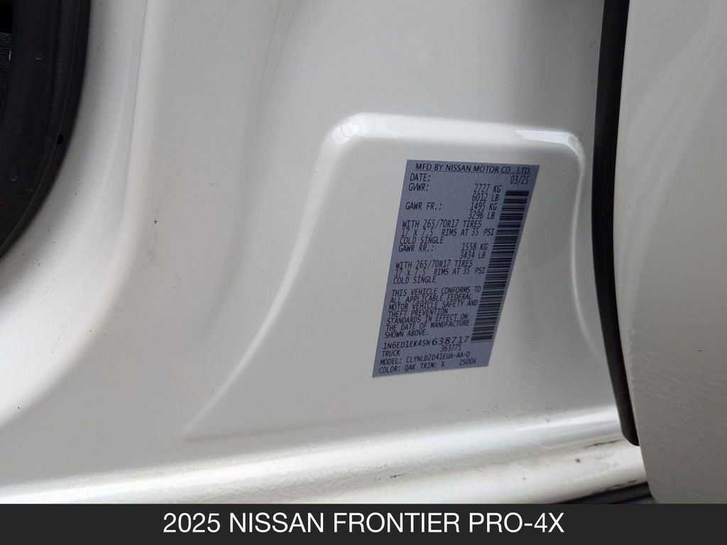 Used 2025 Nissan Frontier PRO-4X AWD/4WD image 24