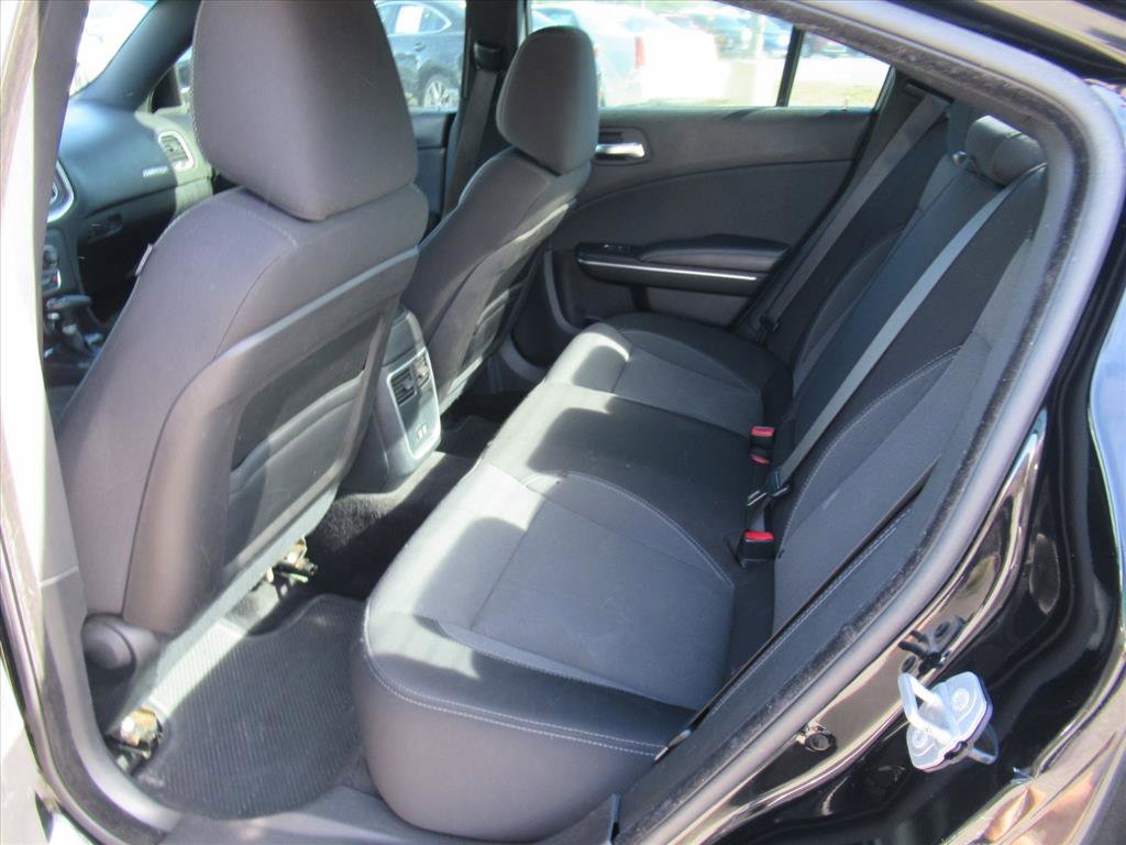 Used 2015 Dodge Charger SE w/ Power Sunroof Group image 29
