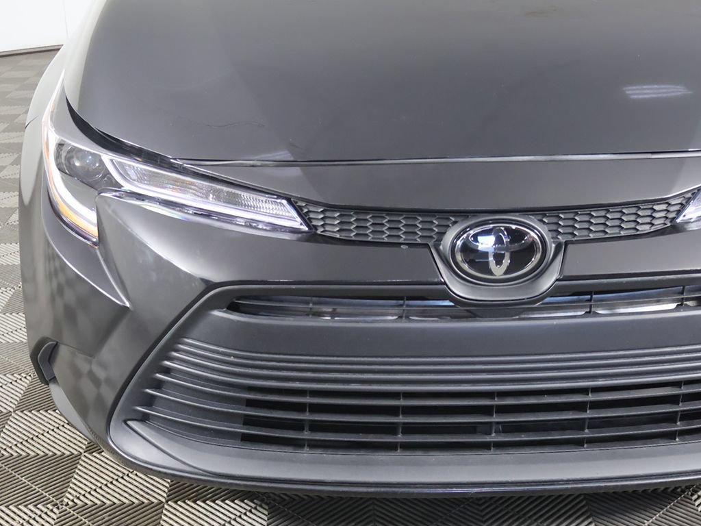 Used 2025 Toyota Corolla LE FWD image 10