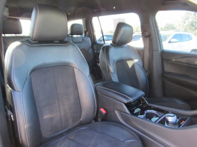 Used 2022 Jeep Grand Cherokee L Laredo image 8