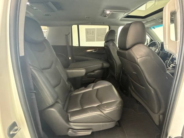 Used 2017 Cadillac Escalade ESV Luxury AWD/4WD image 33