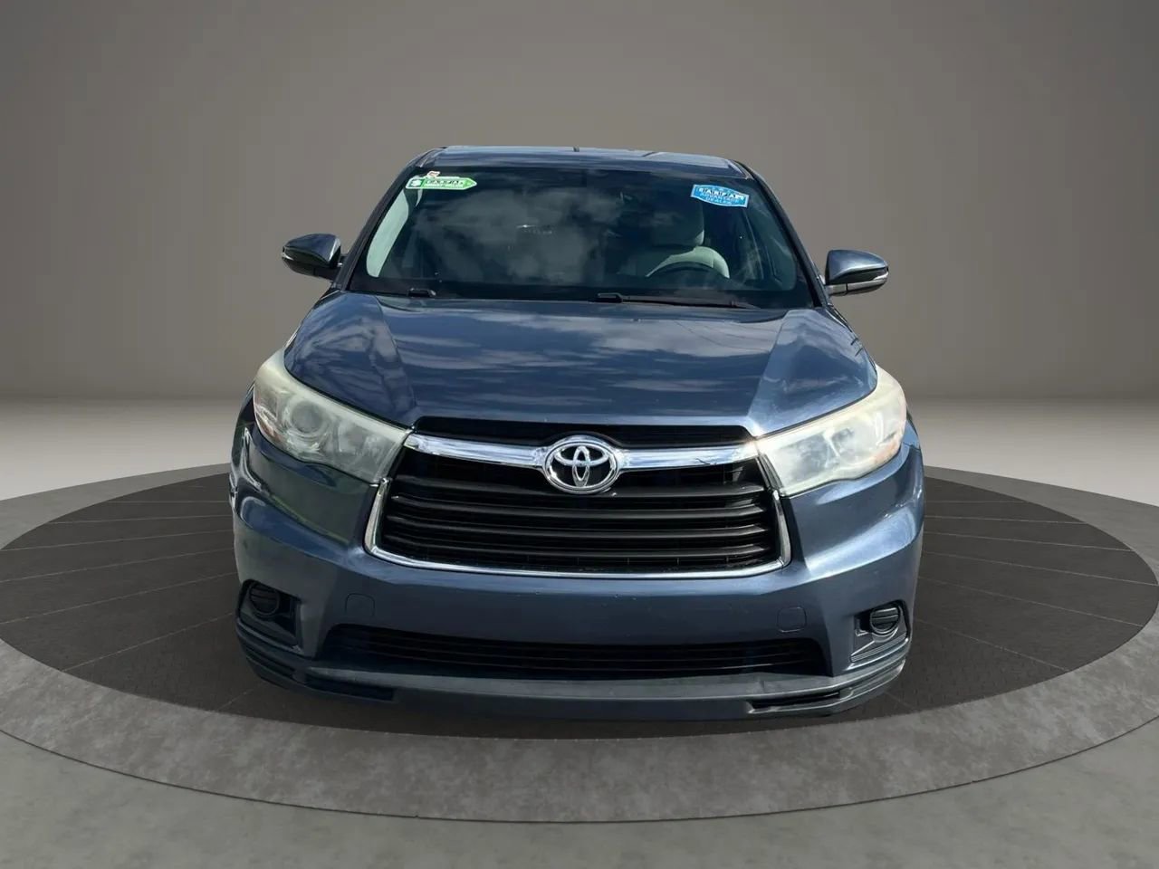 Used 2015 Toyota Highlander LE FWD image 2