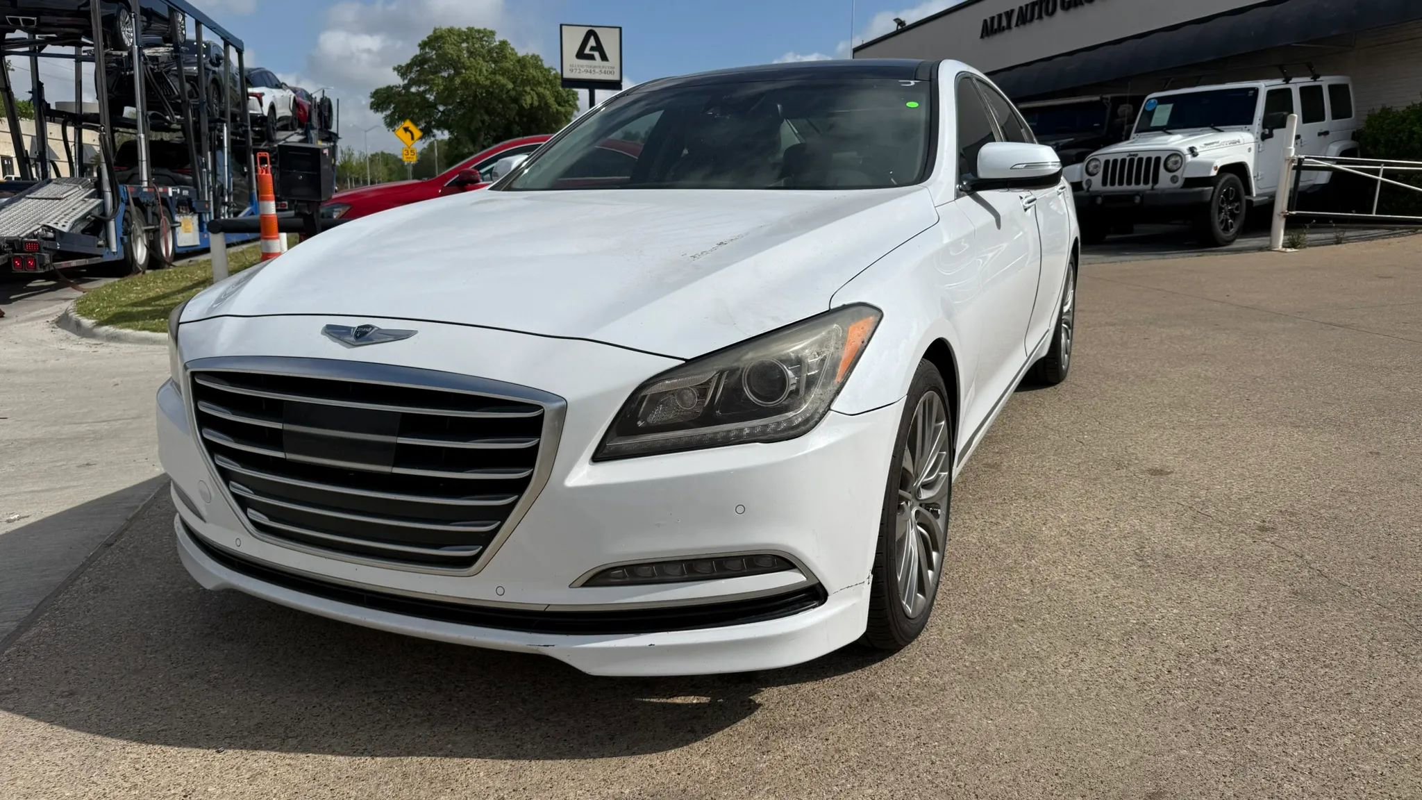 Used 2015 Hyundai Genesis 5.0 w/ Option Group 05 image 1