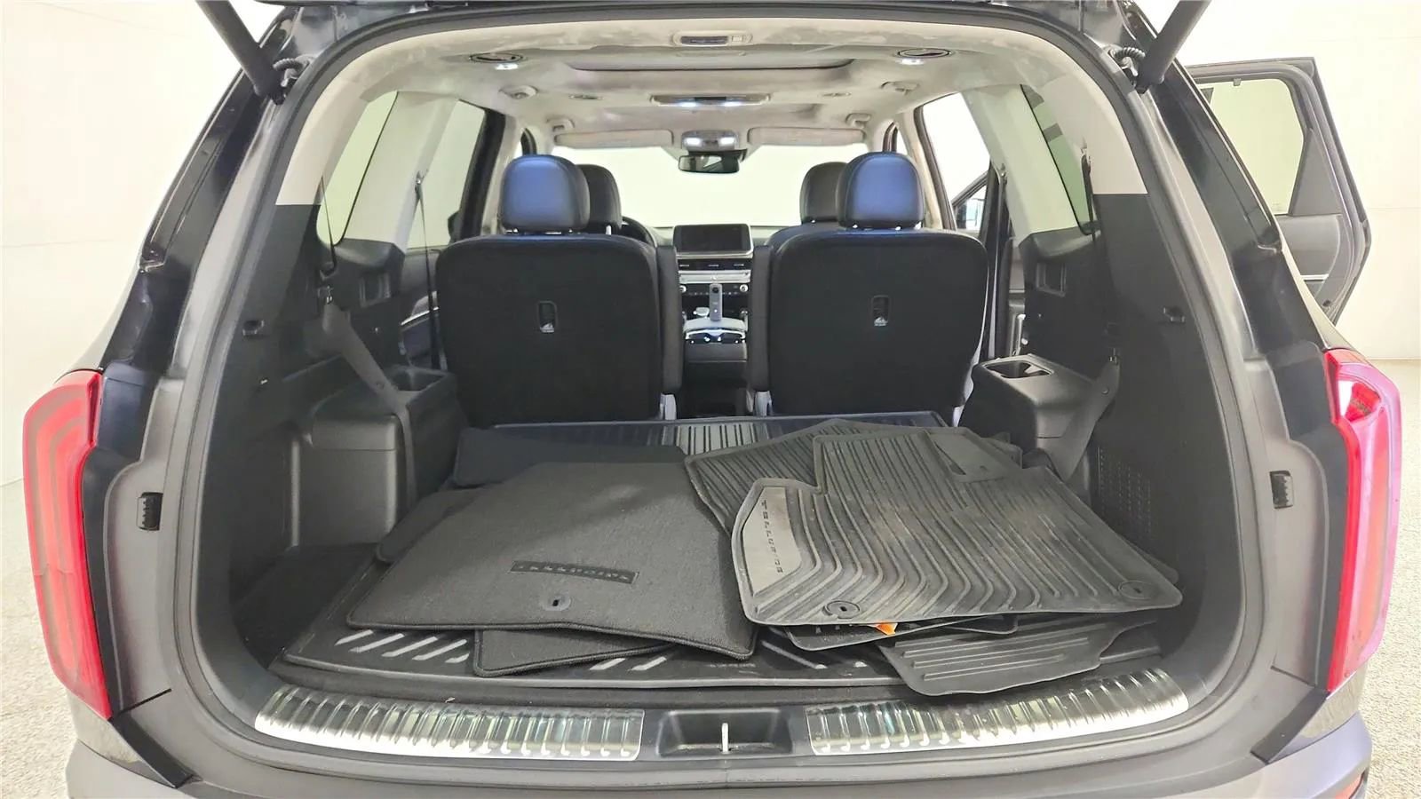 Used 2022 Kia Telluride SX w/ SX Prestige Package image 19