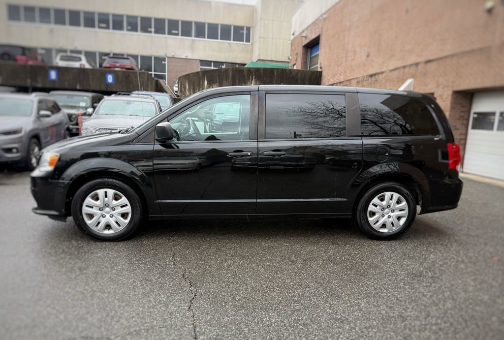 Used 2019 Dodge Grand Caravan SE w/ UConnect Hands-Free Group image 14