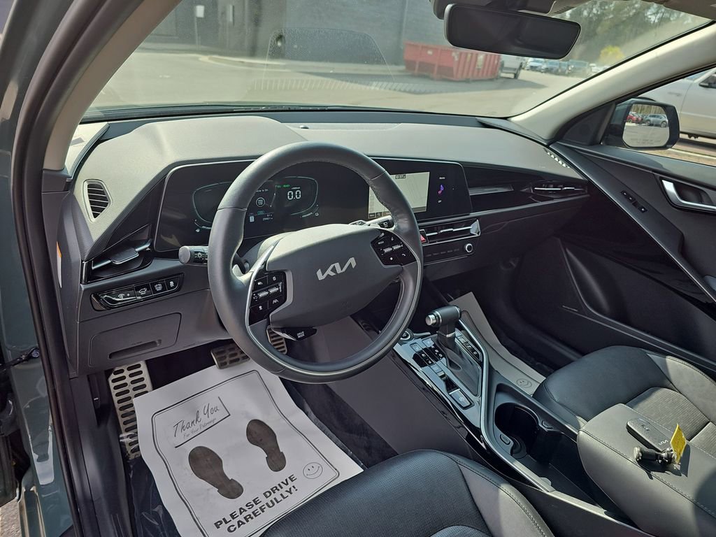 Used 2023 Kia Niro SX Touring image 20