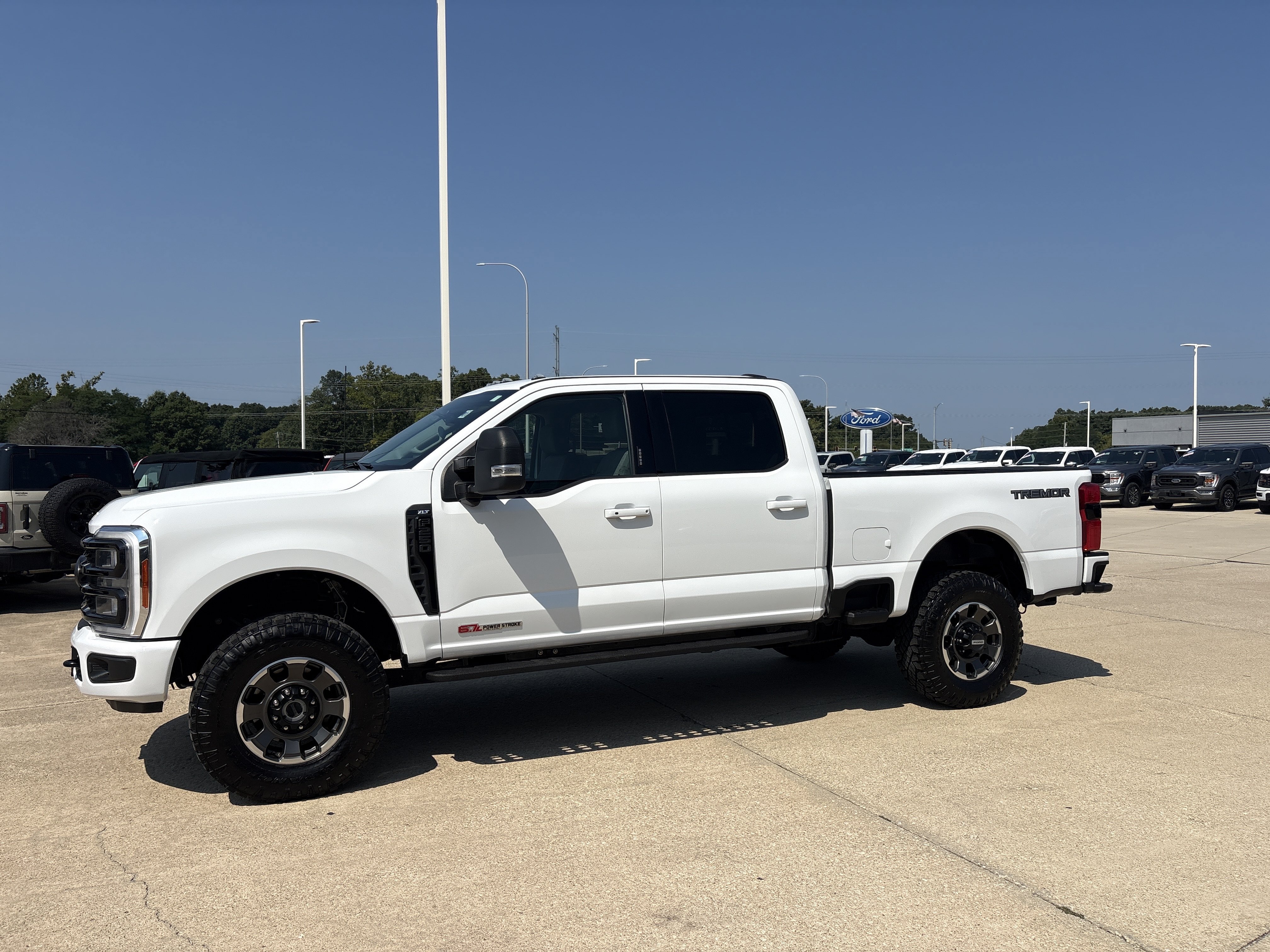 Used 2023 Ford F250 XLT w/ Black Appearance Package AWD/4WD image 3