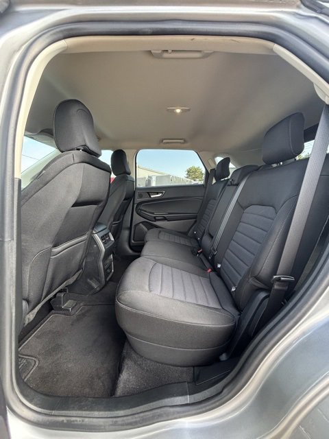 Used 2021 Ford Edge SE image 11