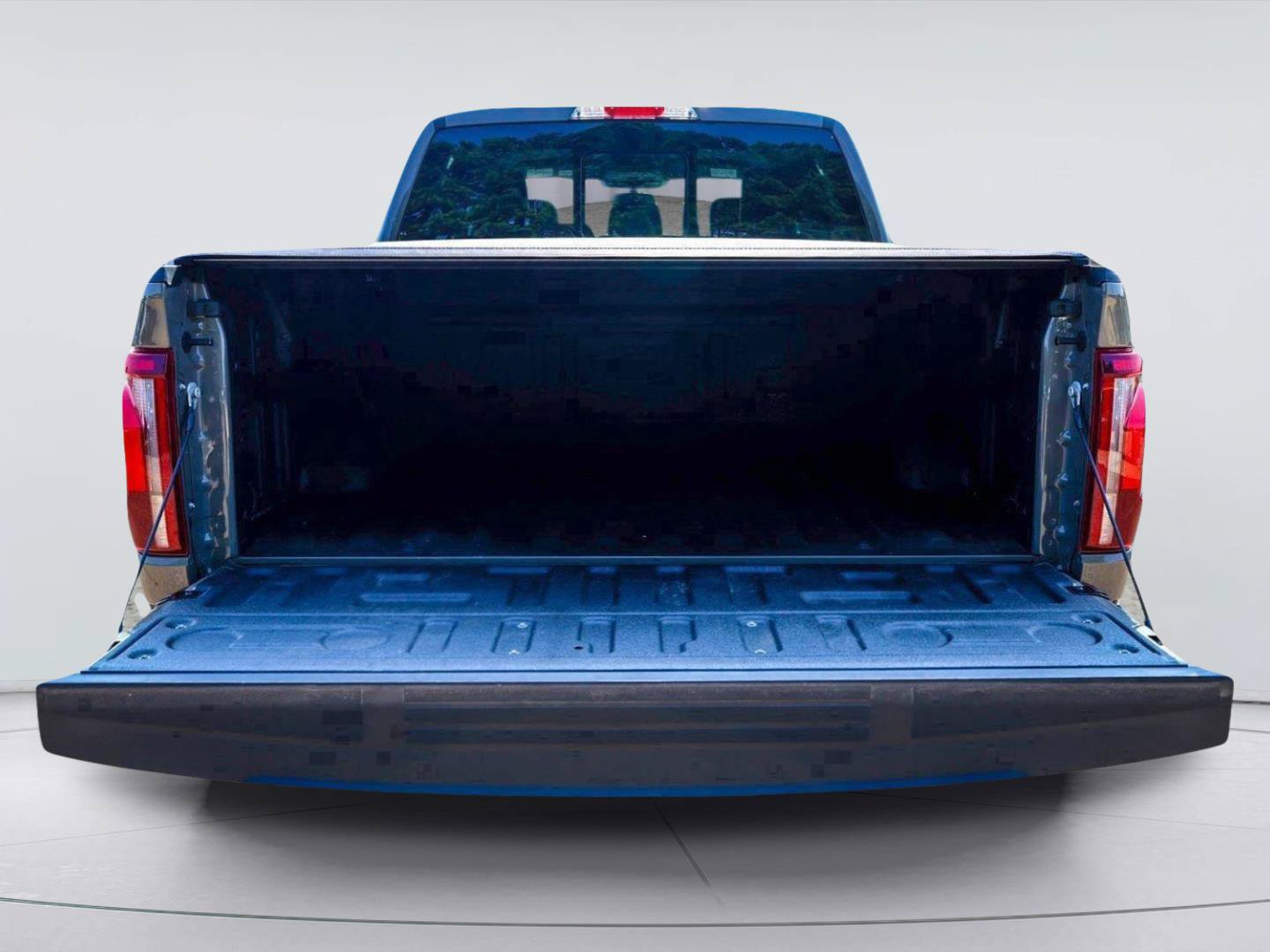 Used 2025 Ford F150 Lariat w/ Equipment Group 501A Mid AWD/4WD image 9