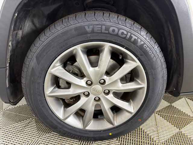 Used 2018 Jeep Cherokee Limited AWD/4WD image 13