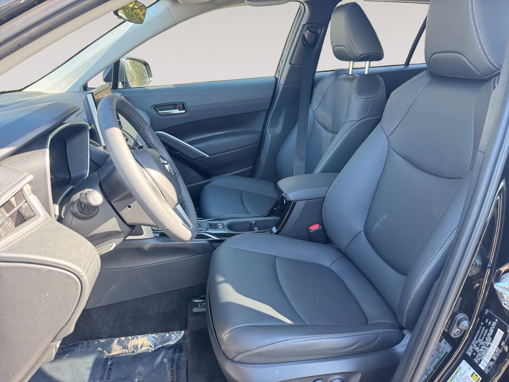 Used 2023 Toyota Corolla Cross XLE w/ Convenience Package image 9