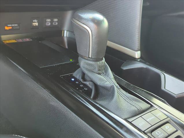 Certified 2025 Toyota Camry SE FWD image 18