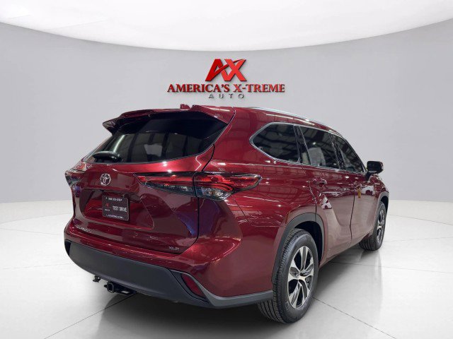 Used 2021 Toyota Highlander XLE image 7