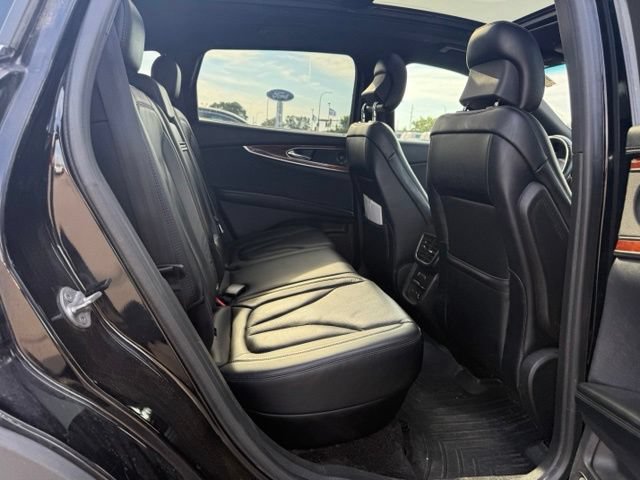 Used 2018 Lincoln MKX Reserve w/ Driver Assistance Package AWD/4WD image 13