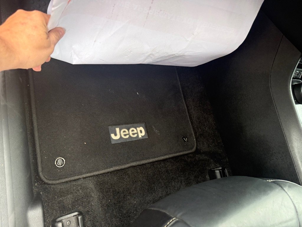 Used 2016 Jeep Cherokee Limited image 26