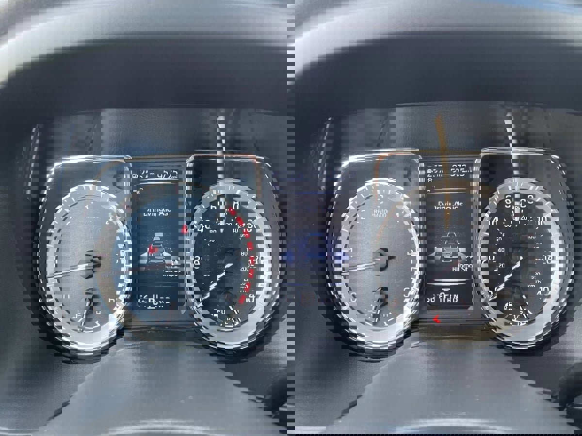 Used 2016 Nissan Titan SL image 29