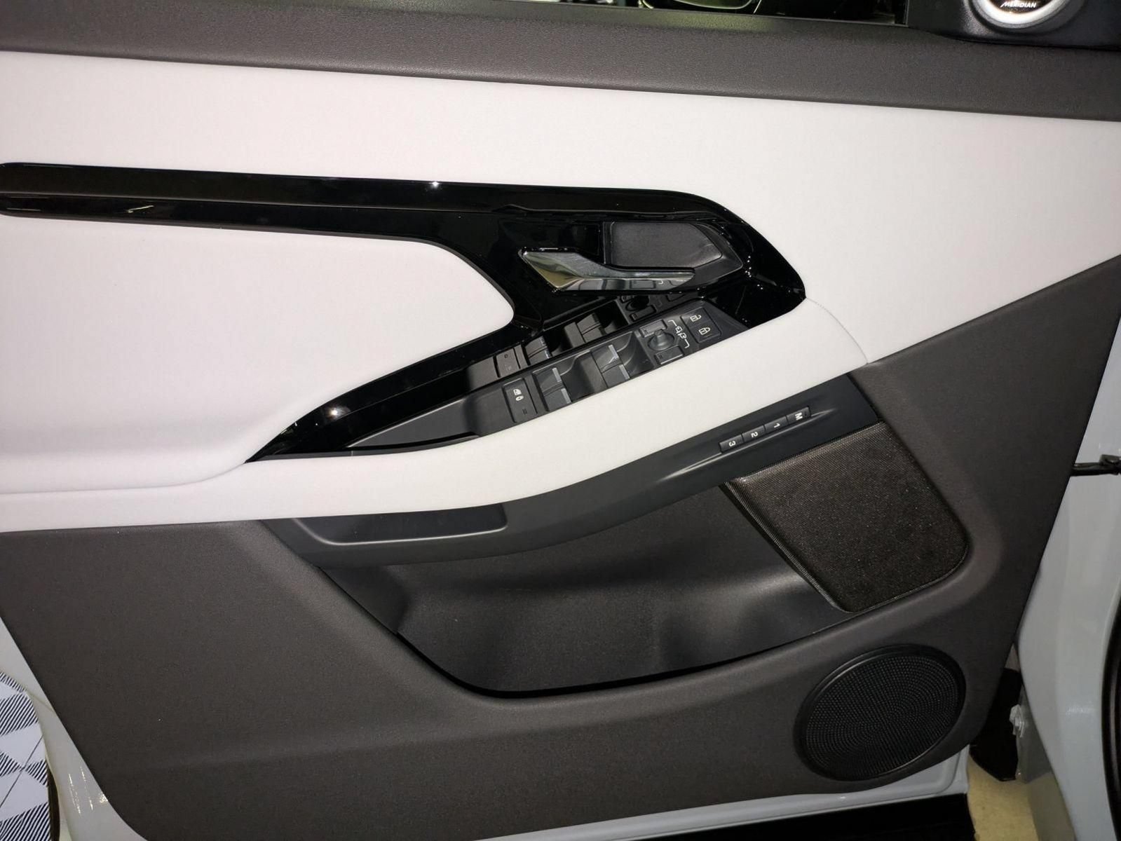 New 2026 Land Rover Range Rover Evoque S AWD/4WD image 11