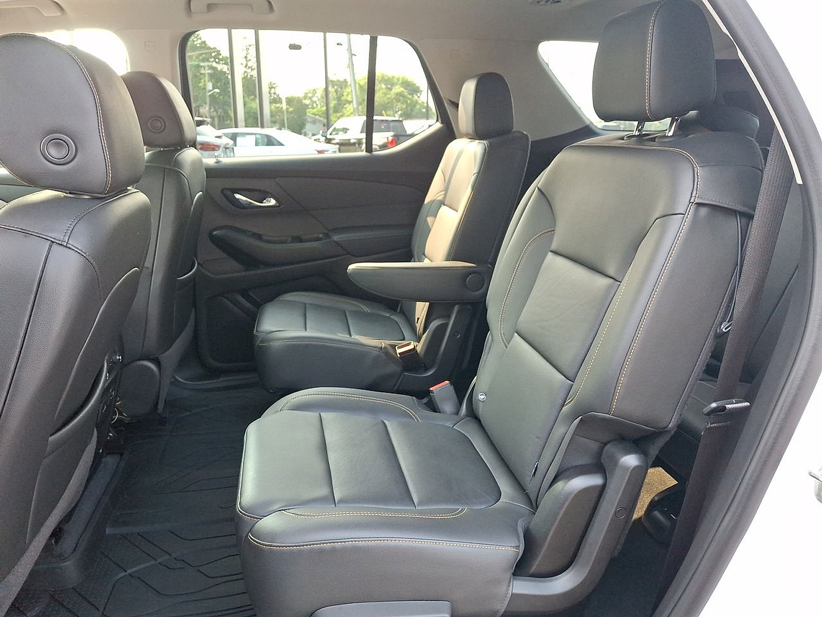 Certified 2021 Chevrolet Traverse RS w/ LPO, Floor Liner Package AWD/4WD image 20