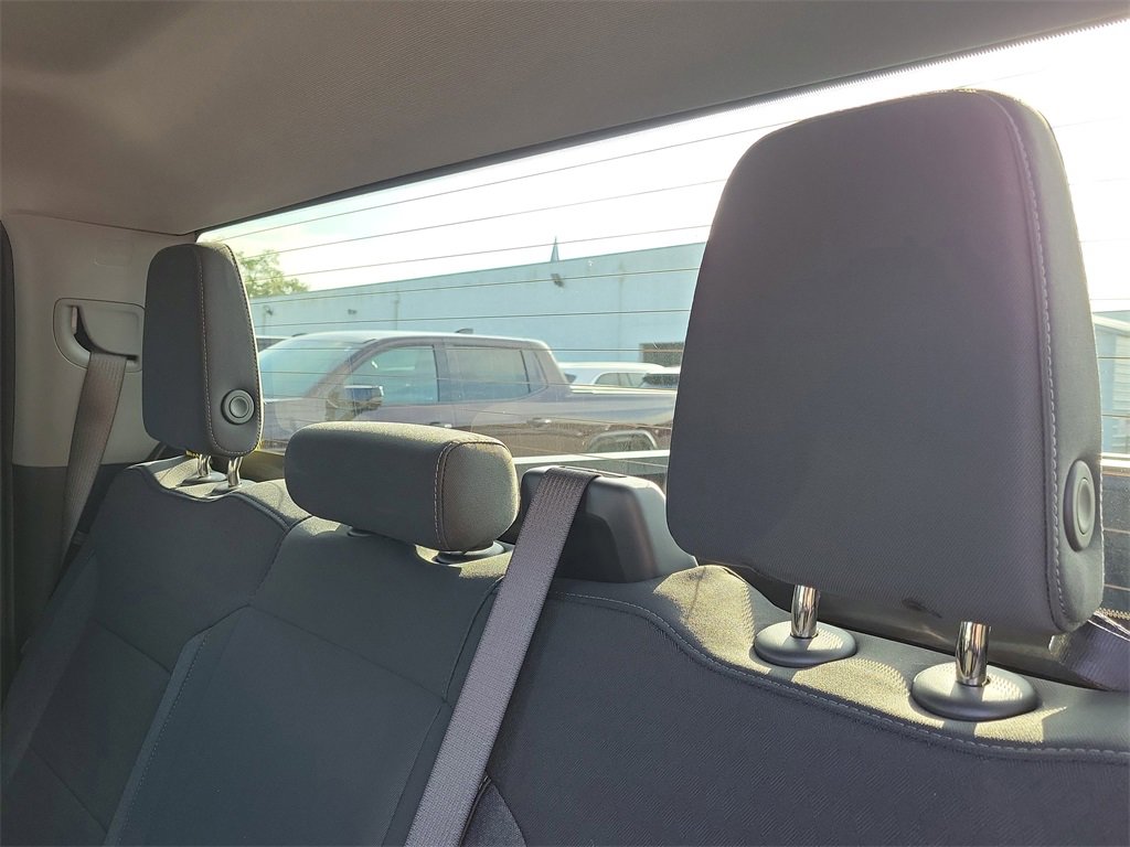 New 2025 GMC Sierra 1500 SLE image 15
