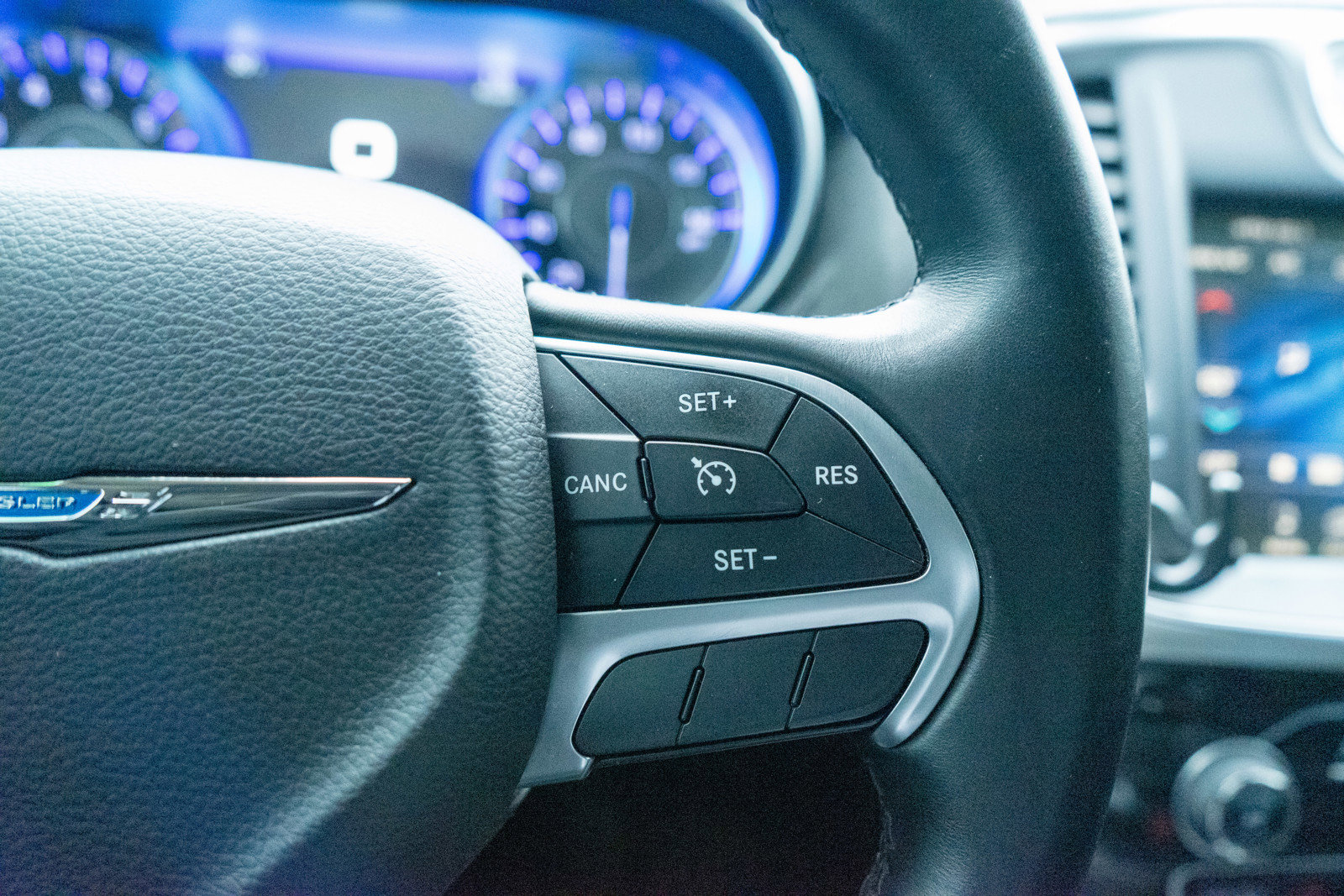 Used 2016 Chrysler 300 Limited image 24