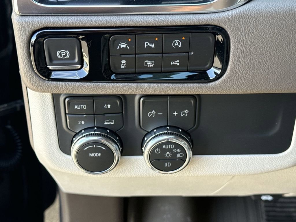 New 2026 GMC Yukon XL Denali w/ Sun & Power Step Package image 16
