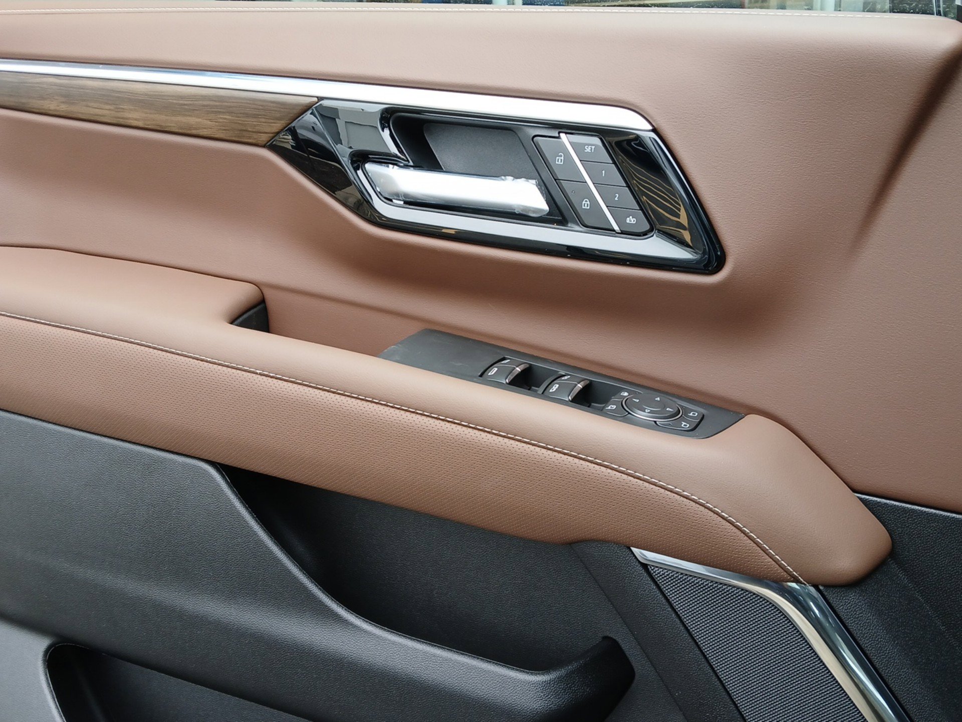 New 2026 Chevrolet Suburban High Country image 19