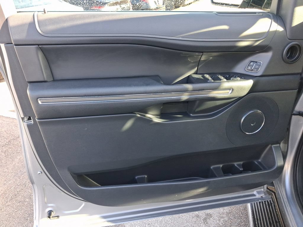 Used 2022 Ford Expedition XLT RWD image 13