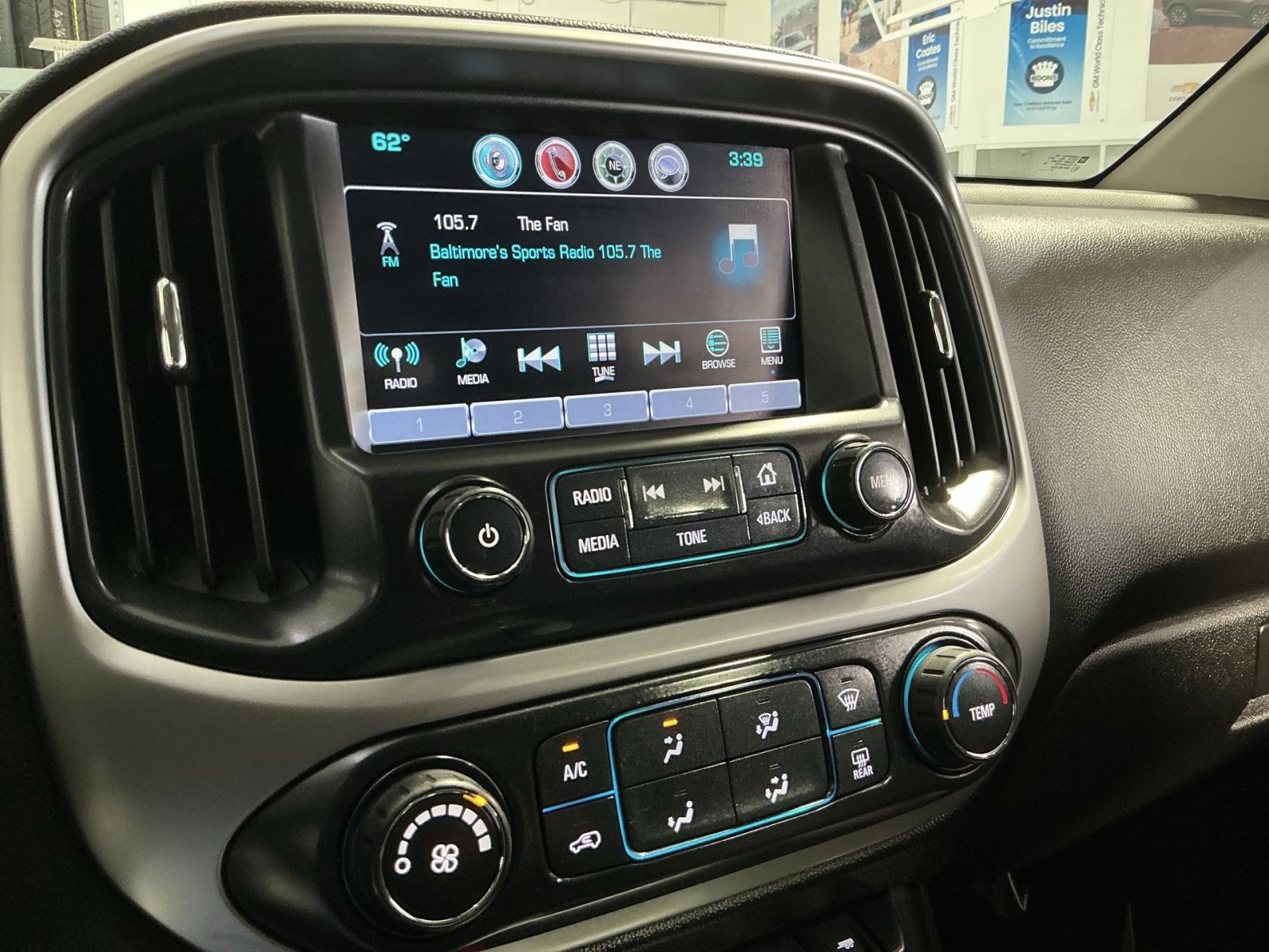 Used 2016 Chevrolet Colorado LT w/ LT Convenience Package image 26