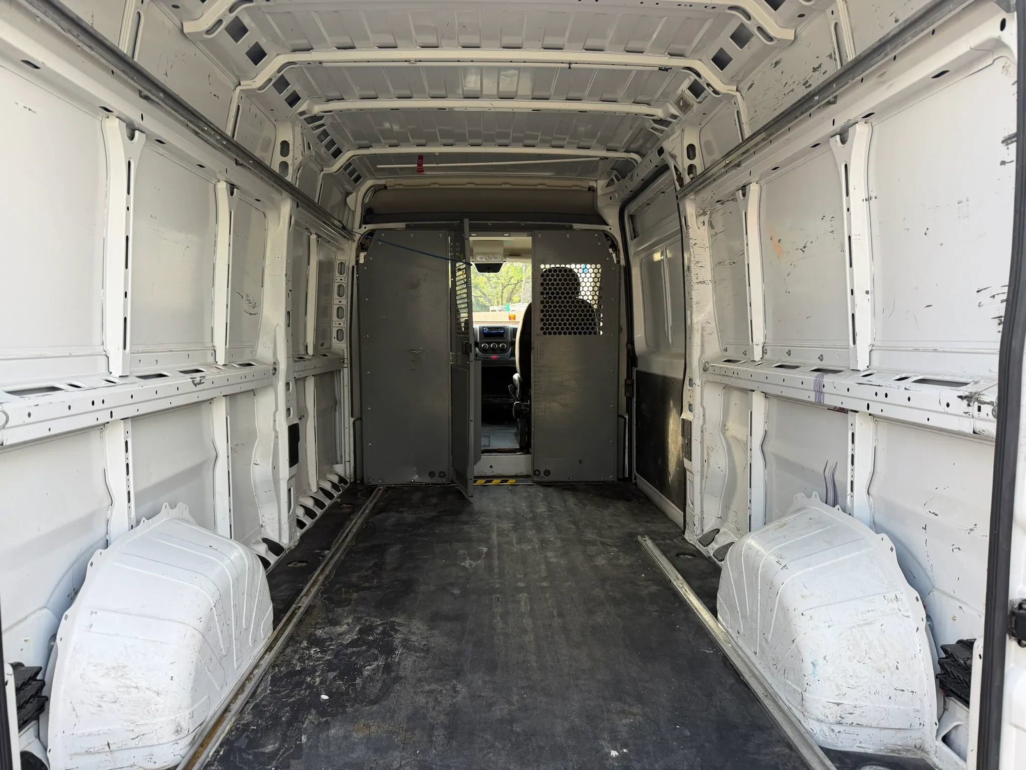 Used 2016 RAM ProMaster 2500 w/ Interior Convenience Group image 10