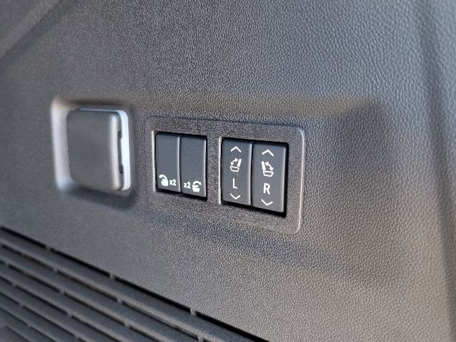 New 2026 Chevrolet Suburban Premier image 13