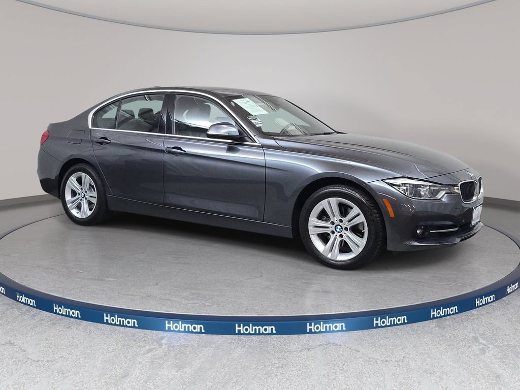 Used 2017 BMW 330i xDrive Sedan AWD/4WD image 4