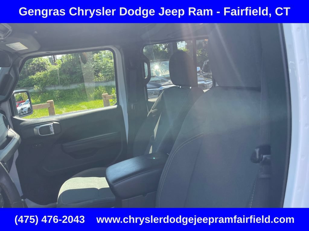 Used 2024 Jeep Wrangler Unlimited w/ Convenience Group AWD/4WD image 45