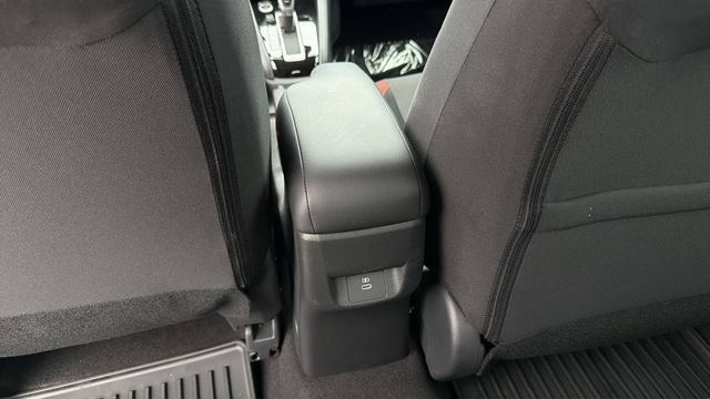 Used 2025 Nissan Versa SR w/ Trunk Package FWD image 20