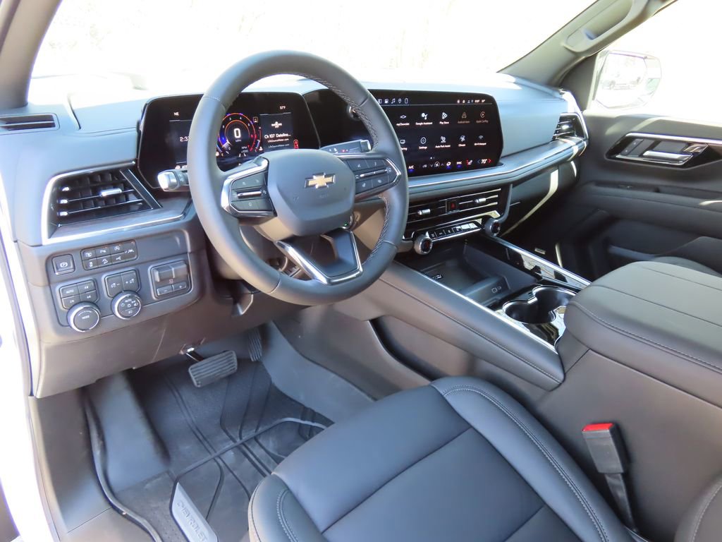 New 2026 Chevrolet Suburban LT w/ Comfort Package AWD/4WD image 24
